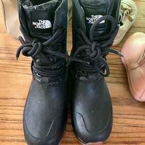 Northface winter boots. Like new!